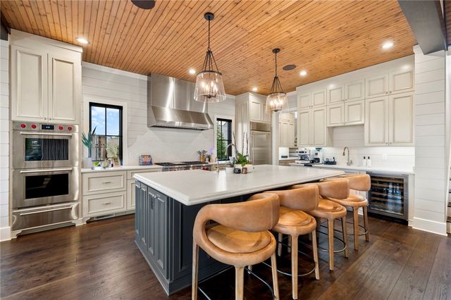 168 Settlement VLG Drive, Sunset, SC 29685