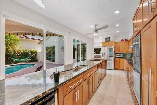 1081 BEL AIRE Drive E, Pembroke Pines, FL 33027