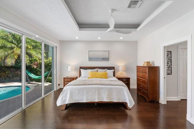1081 BEL AIRE Drive E, Pembroke Pines, FL 33027