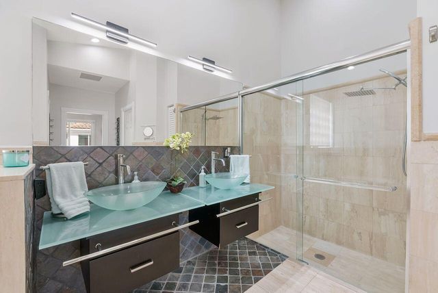 1081 BEL AIRE Drive E, Pembroke Pines, FL 33027