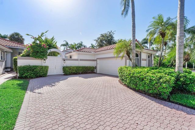 1081 BEL AIRE Drive E, Pembroke Pines, FL 33027