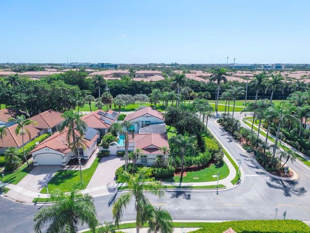 1081 BEL AIRE Drive E, Pembroke Pines, FL 33027