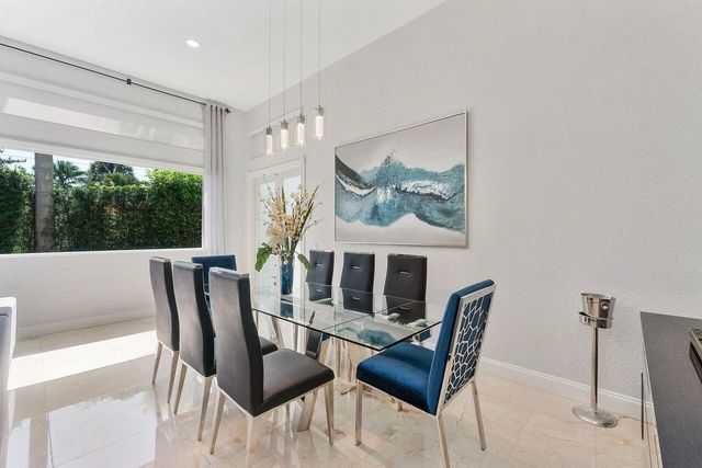 1081 BEL AIRE Drive E, Pembroke Pines, FL 33027