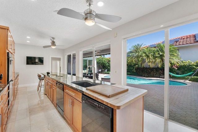 1081 BEL AIRE Drive E, Pembroke Pines, FL 33027