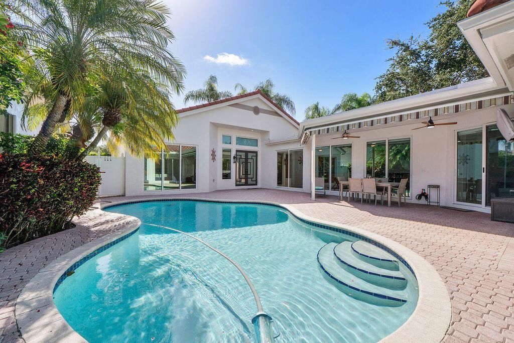 1081 BEL AIRE Drive E, Pembroke Pines, FL 33027