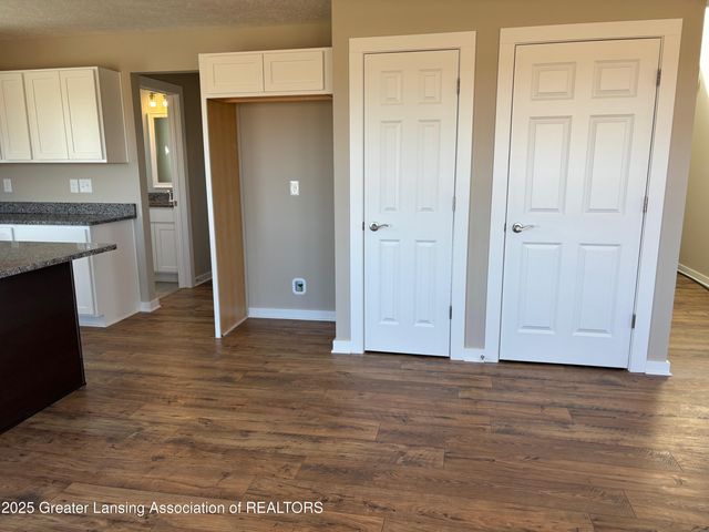 15312 Sherwood Lane, Lansing, MI 48906