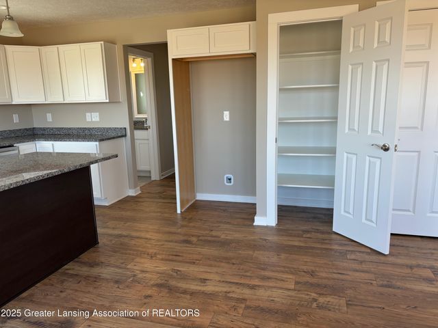 15312 Sherwood Lane, Lansing, MI 48906