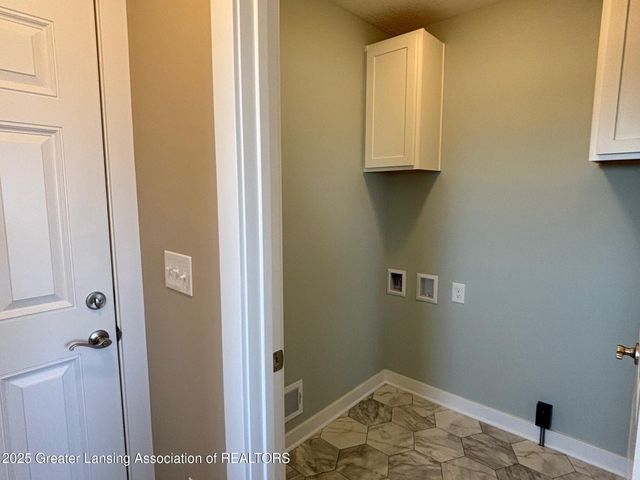 15312 Sherwood Lane, Lansing, MI 48906