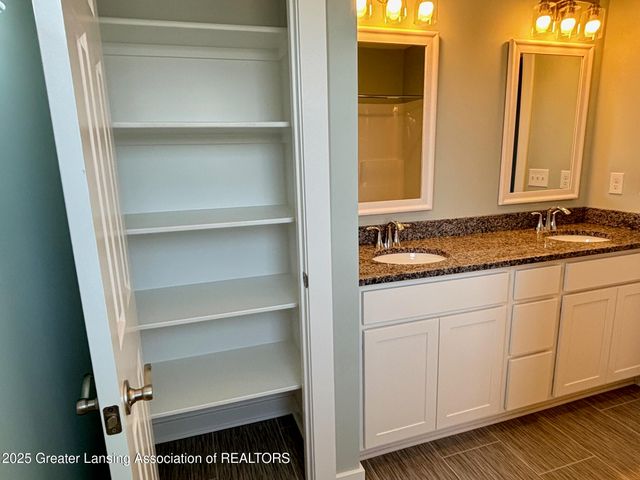 15312 Sherwood Lane, Lansing, MI 48906