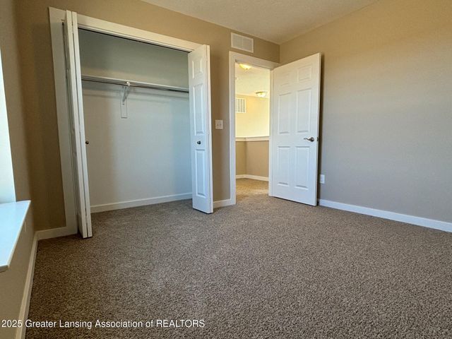 15312 Sherwood Lane, Lansing, MI 48906