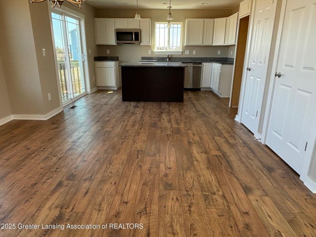 15312 Sherwood Lane, Lansing, MI 48906