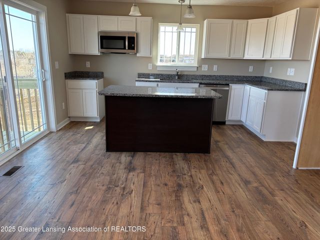 15312 Sherwood Lane, Lansing, MI 48906