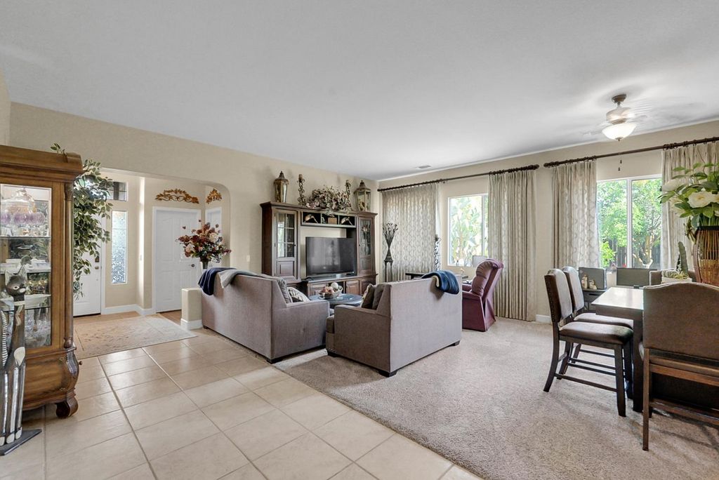 Image 10 of property listing at 12165 Pheasant Run Boulevard, Chowchilla, CA 93610