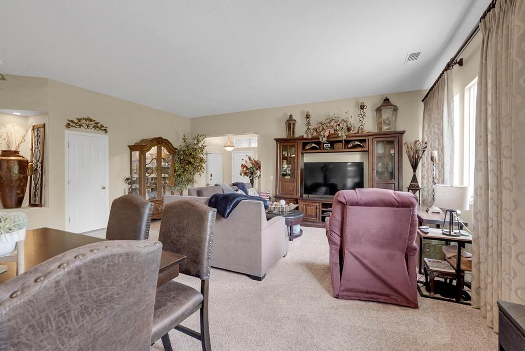 Image 12 of property listing at 12165 Pheasant Run Boulevard, Chowchilla, CA 93610