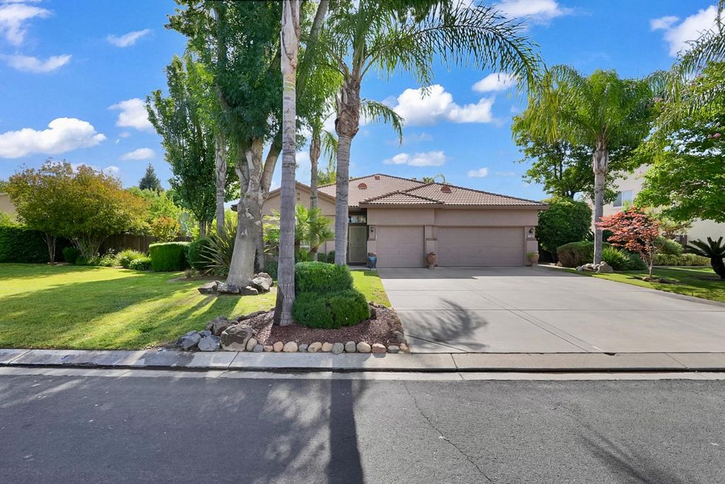 Image 2 of property listing at 12165 Pheasant Run Boulevard, Chowchilla, CA 93610