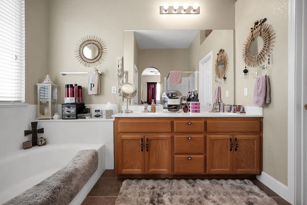 Image 22 of property listing at 12165 Pheasant Run Boulevard, Chowchilla, CA 93610