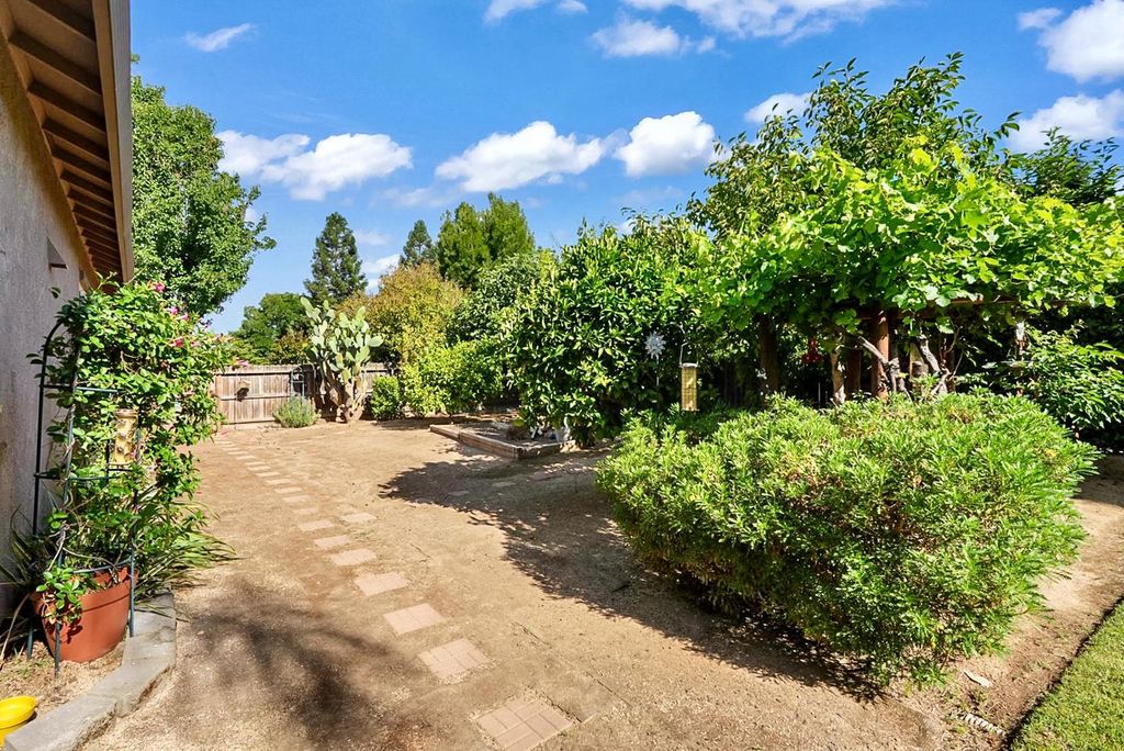 Image 24 of property listing at 12165 Pheasant Run Boulevard, Chowchilla, CA 93610