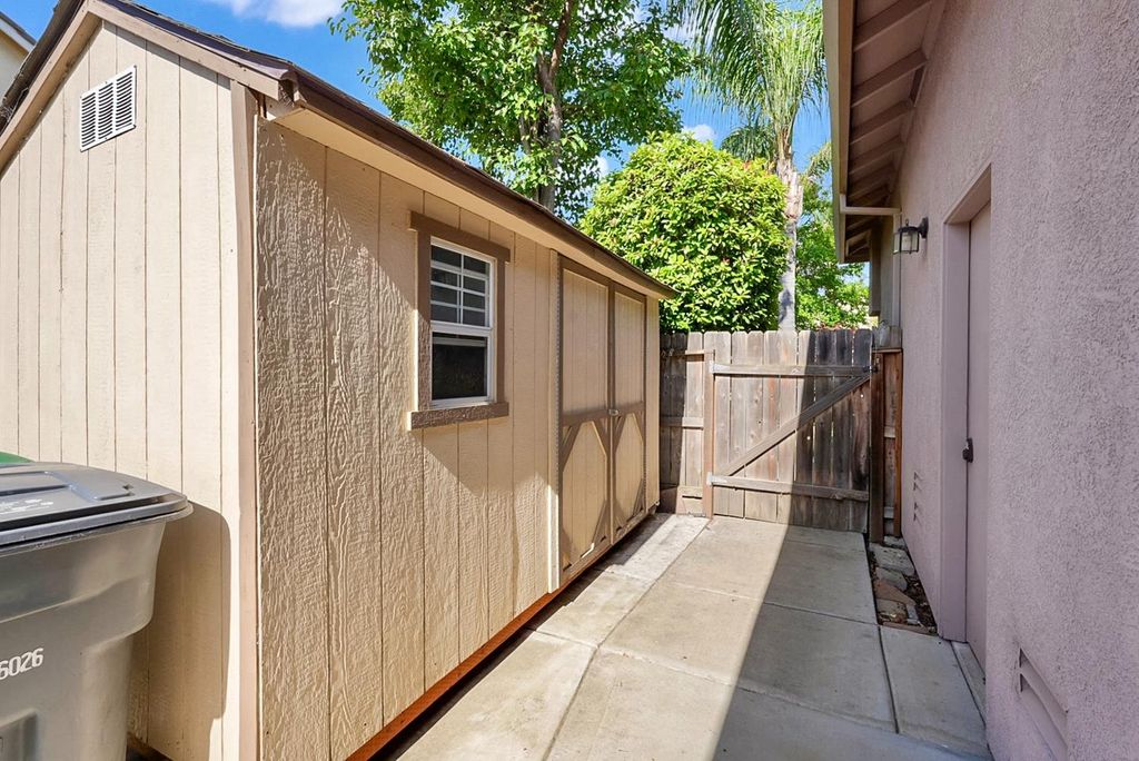 Image 33 of property listing at 12165 Pheasant Run Boulevard, Chowchilla, CA 93610