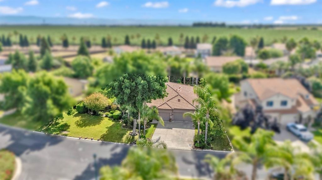 Image 36 of property listing at 12165 Pheasant Run Boulevard, Chowchilla, CA 93610