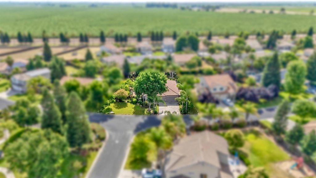 Image 37 of property listing at 12165 Pheasant Run Boulevard, Chowchilla, CA 93610