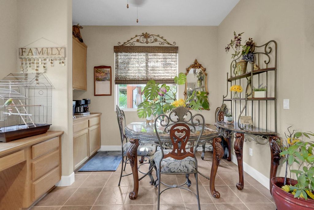 Image 4 of property listing at 12165 Pheasant Run Boulevard, Chowchilla, CA 93610