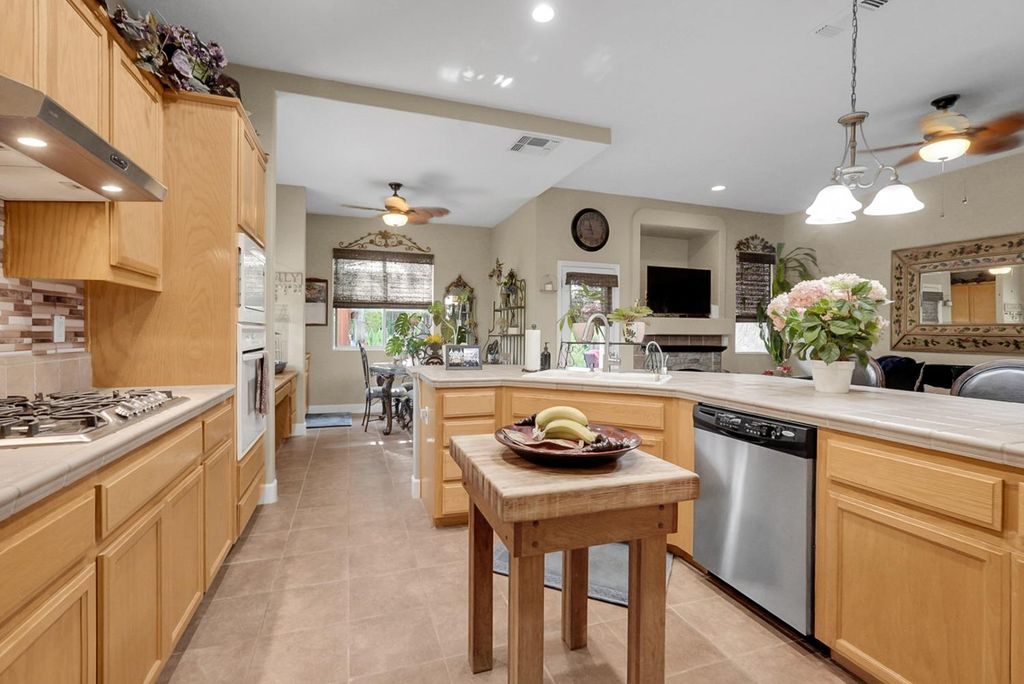 Image 6 of property listing at 12165 Pheasant Run Boulevard, Chowchilla, CA 93610