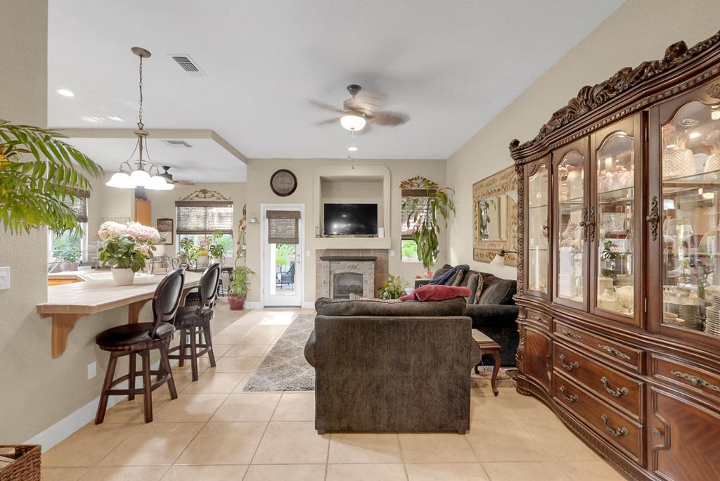 Image 9 of property listing at 12165 Pheasant Run Boulevard, Chowchilla, CA 93610