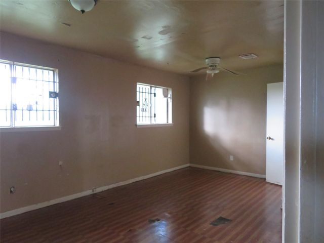 827 Marcolin Street, Houston, TX 77088