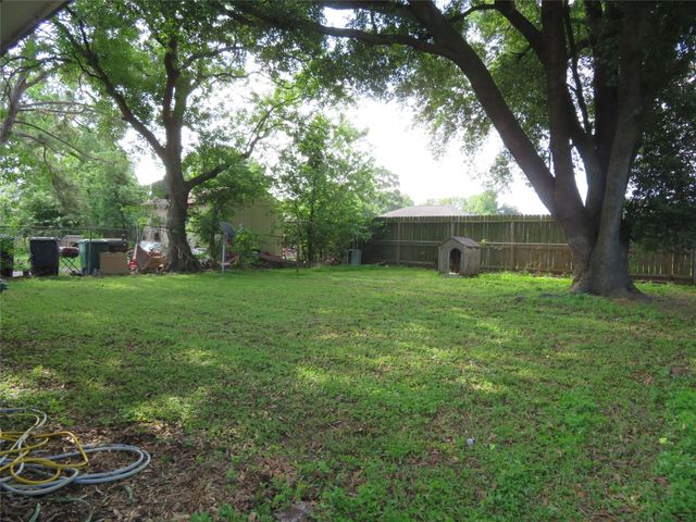 827 Marcolin Street, Houston, TX 77088