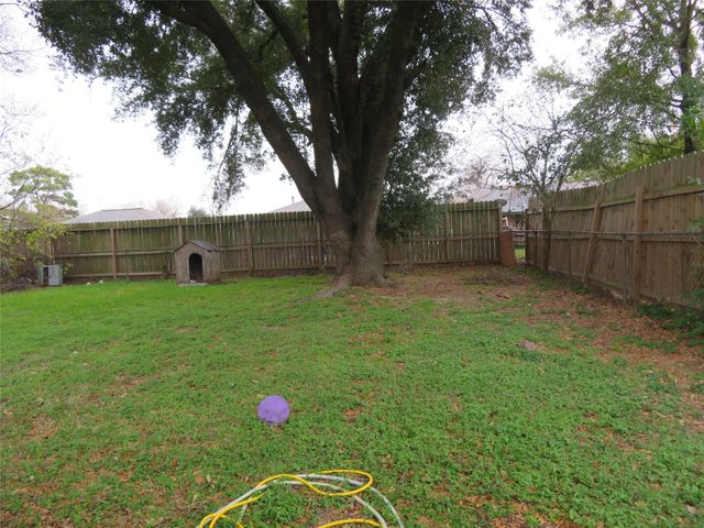 827 Marcolin Street, Houston, TX 77088