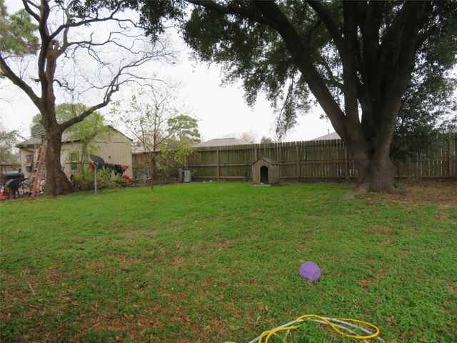 827 Marcolin Street, Houston, TX 77088