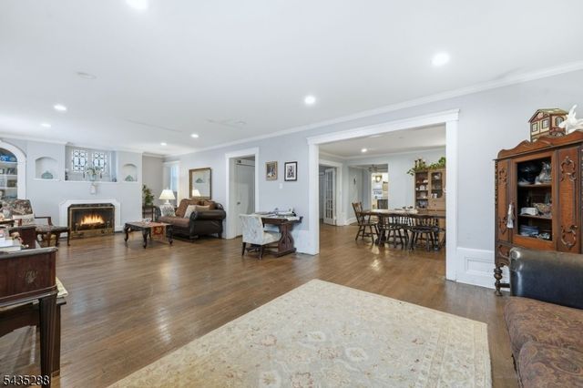 449 Union Ave, Elizabeth City, NJ 07208