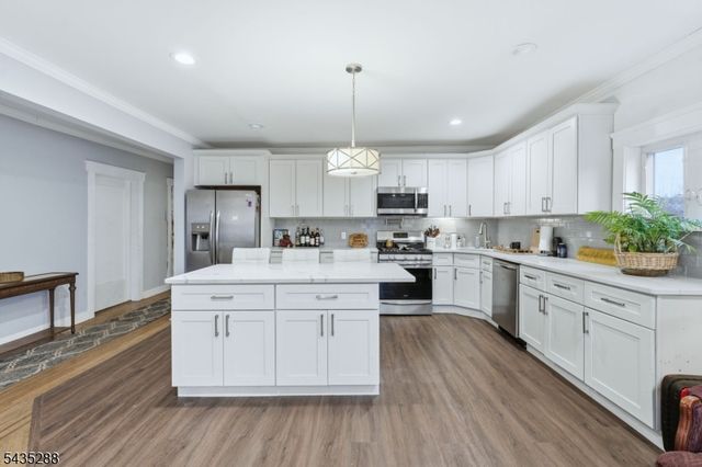 449 Union Ave, Elizabeth City, NJ 07208