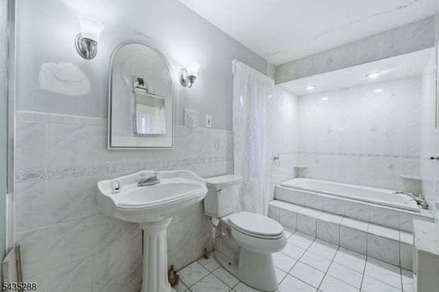449 Union Ave, Elizabeth City, NJ 07208