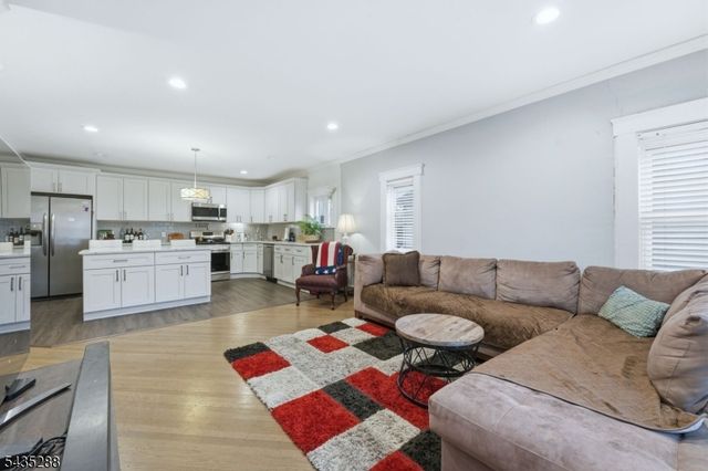 449 Union Ave, Elizabeth City, NJ 07208