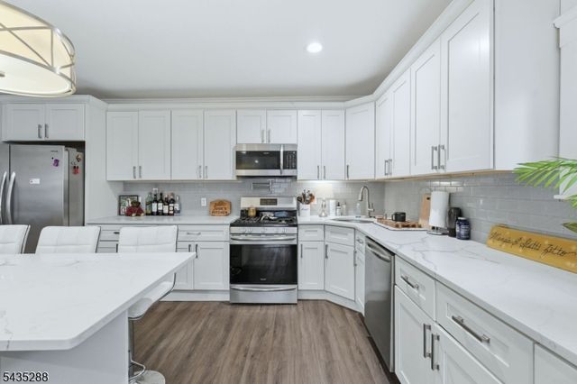 449 Union Ave, Elizabeth City, NJ 07208