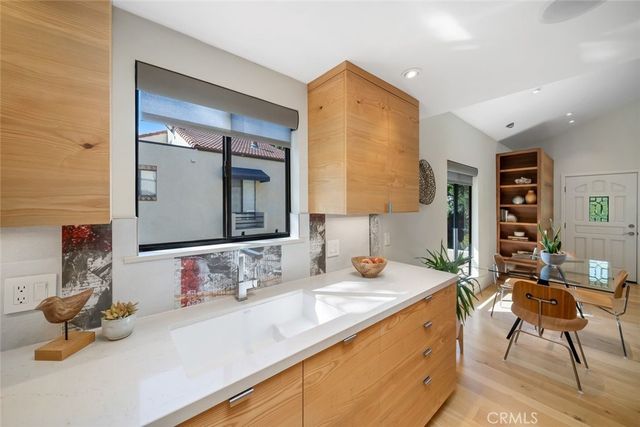 1257 Iris 4, San Luis Obispo, CA 93401