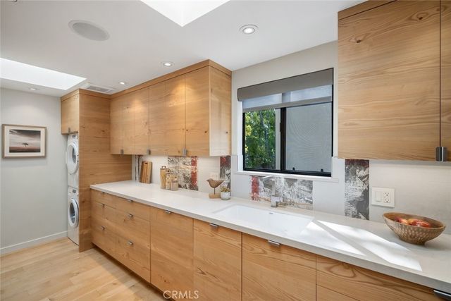 1257 Iris 4, San Luis Obispo, CA 93401