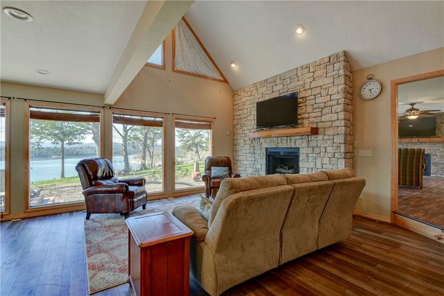 19804 Farm Road 2285, Eagle Rock, MO 65641