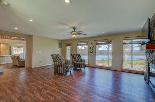 19804 Farm Road 2285, Eagle Rock, MO 65641