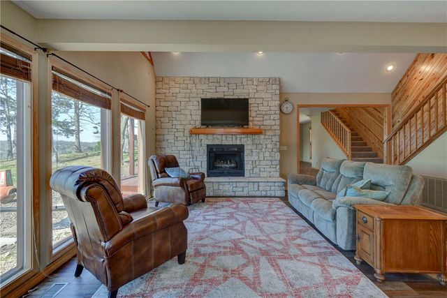 19804 Farm Road 2285, Eagle Rock, MO 65641