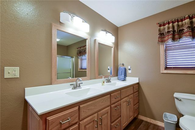 19804 Farm Road 2285, Eagle Rock, MO 65641