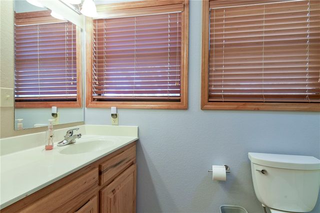 19804 Farm Road 2285, Eagle Rock, MO 65641