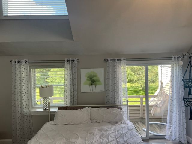 46 Lawton Brook Lane, Portsmouth, RI 02871