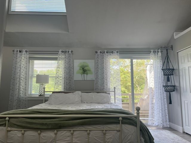 46 Lawton Brook Lane, Portsmouth, RI 02871