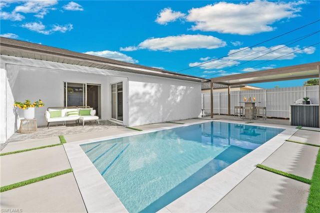 1700 SW Santa Barbara PL, Cape Coral, FL 33991