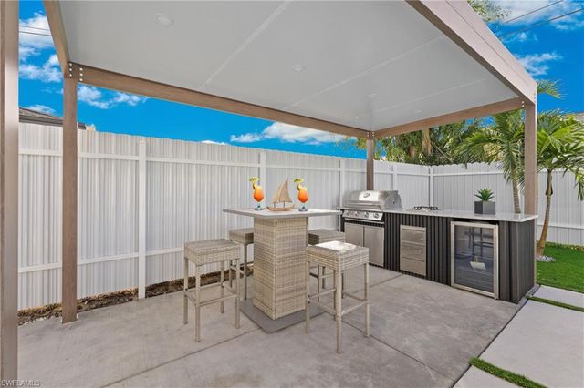 1700 SW Santa Barbara PL, Cape Coral, FL 33991