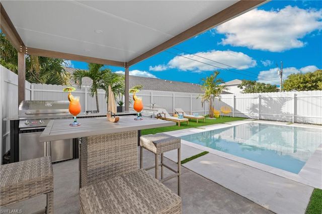 1700 SW Santa Barbara PL, Cape Coral, FL 33991