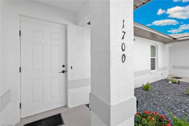 1700 SW Santa Barbara PL, Cape Coral, FL 33991