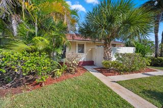 197 SE 1st Circle 15b, Boynton Beach, FL 33435
